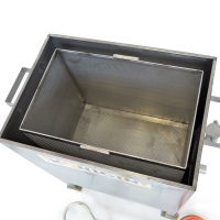 Large gas-heated steam wax melter