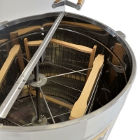 Tangential honey extractor 63 cm with hand drive for 4...